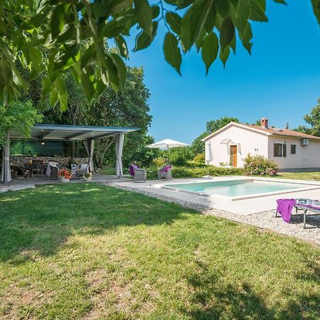 Beautiful Home In Bale With Kitchen Exteriör bild