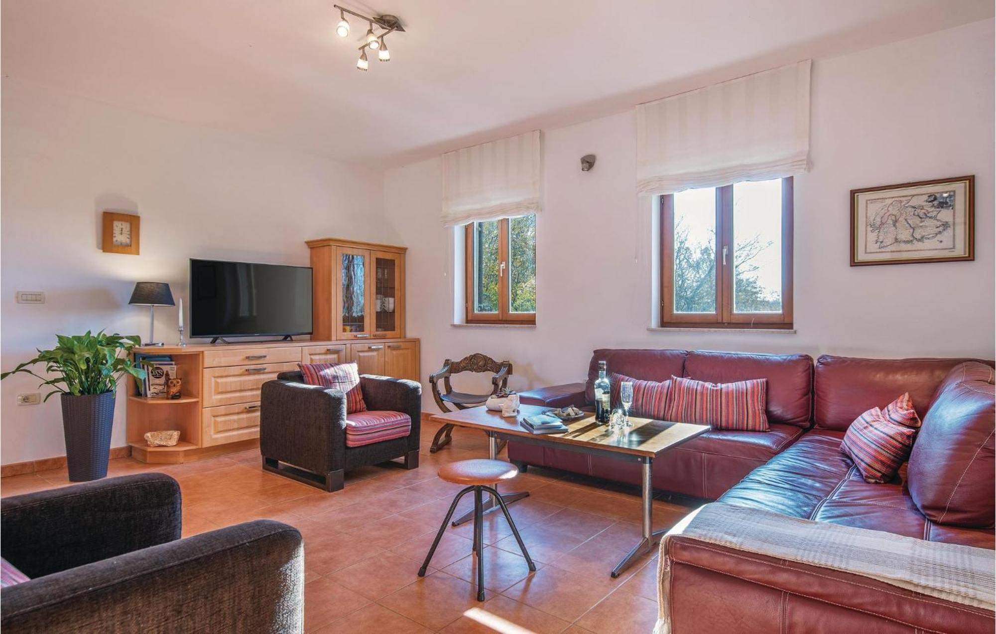 Beautiful Home In Bale With Kitchen Exteriör bild