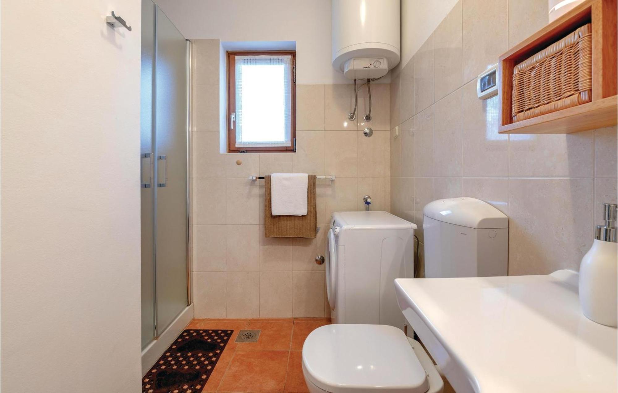 Beautiful Home In Bale With Kitchen Exteriör bild